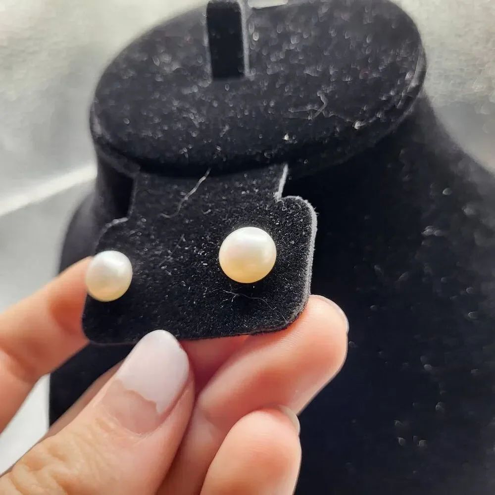 Classic Elegant Pearl Sterling Silver Post Stud Earrings